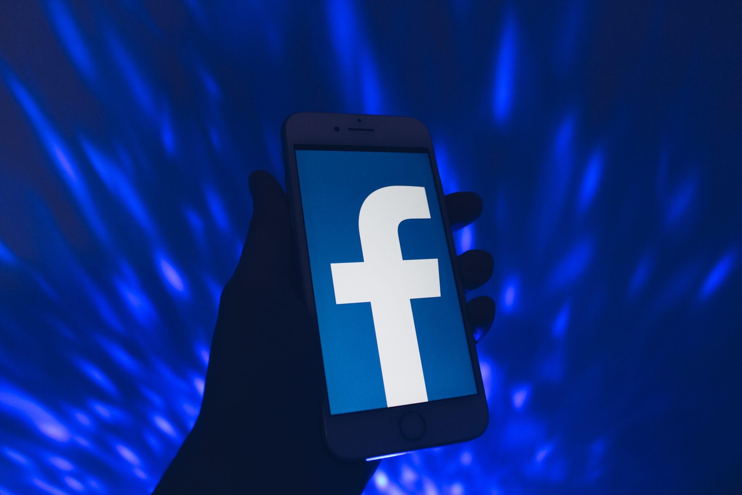 Resureksi Akun Facebook: Delapan Bantuan Terpercaya