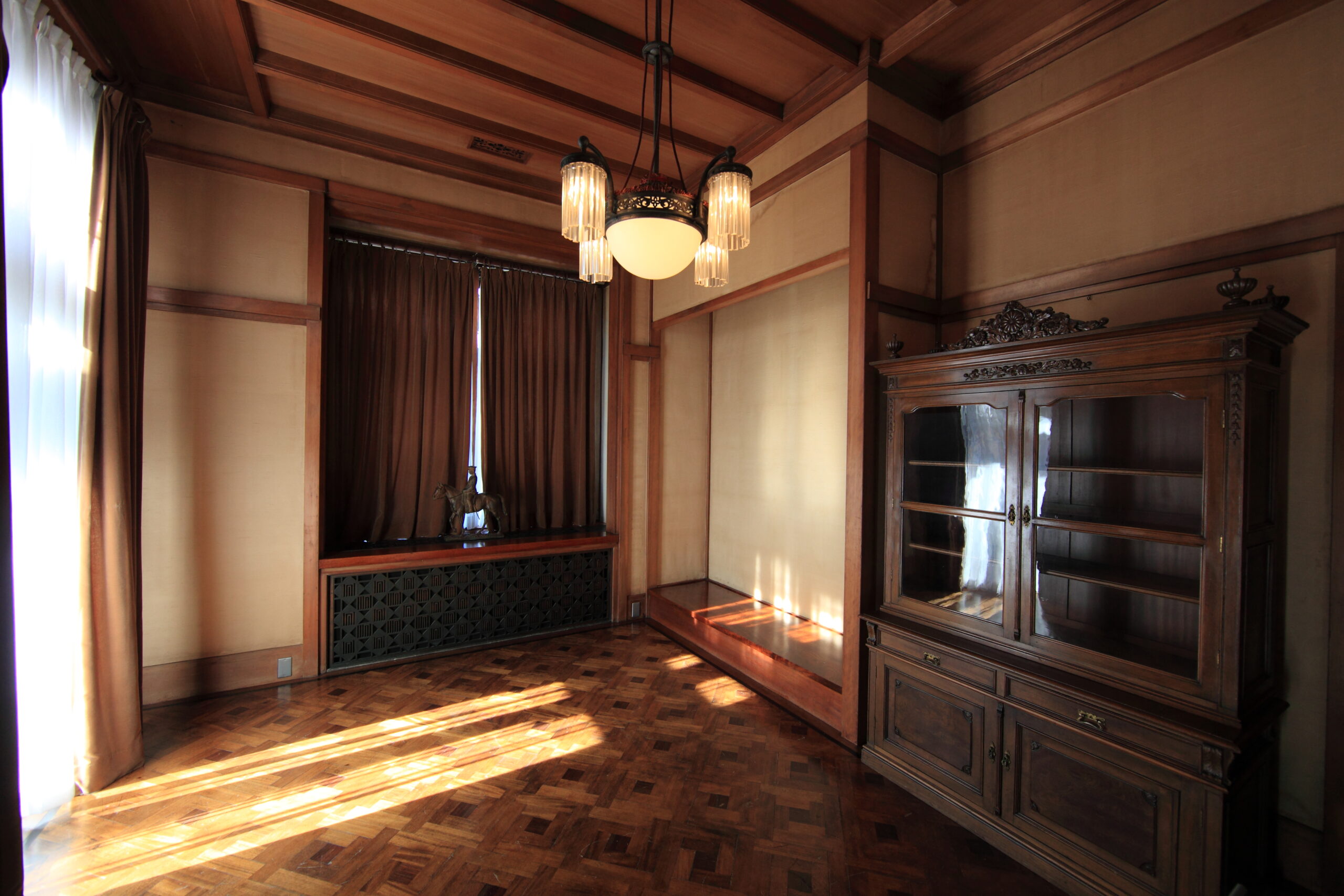 The Allure of “Rumah Seni Kayu” – Simplisitik Elegansi dalam Harmoni Arsitektur Minimalis